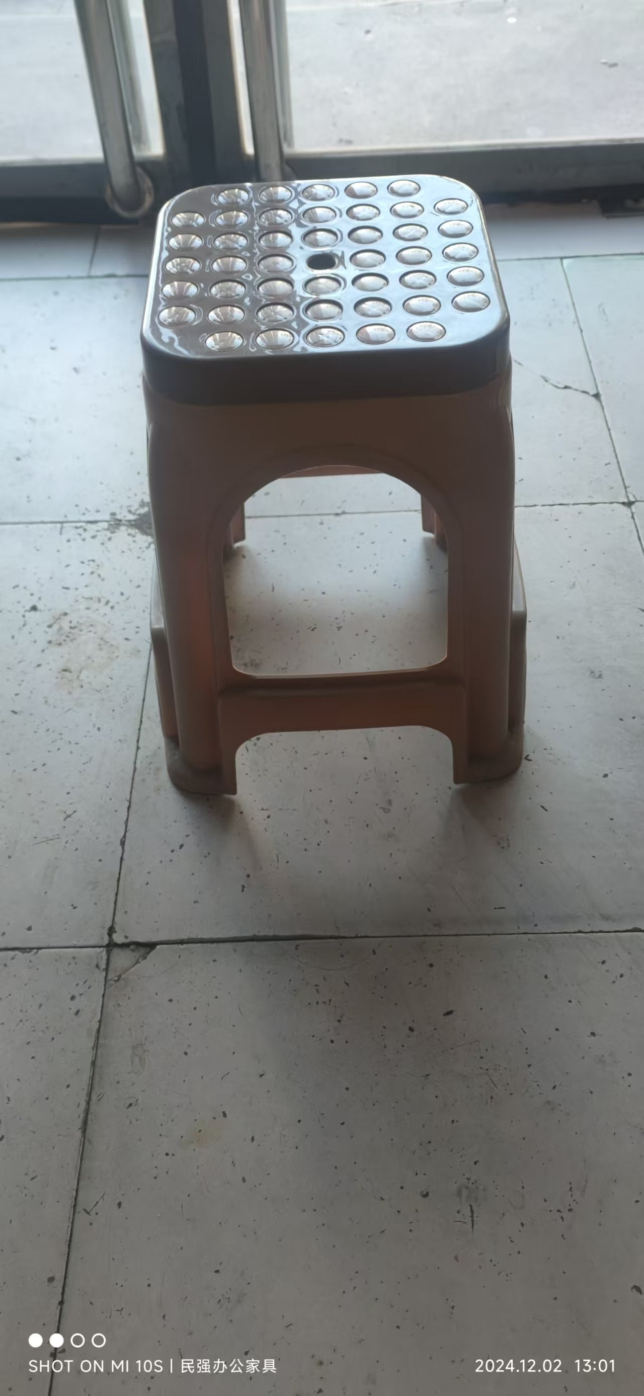塑料凳子
